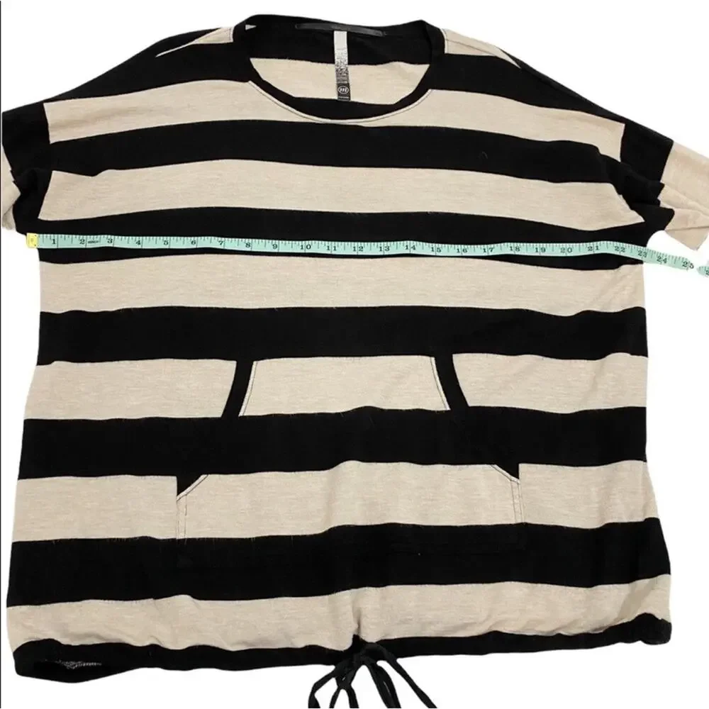 Kensie Ivory & Black Stripe Kangaroo Pocket Cinch Waist Pullover Top, Size M